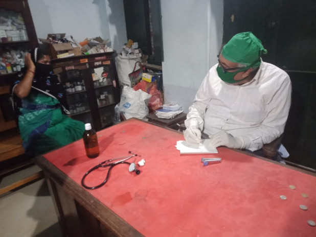 মানুষের জন্যই বয়সসীমা ভাঙছেন কালনার  ডাক্তারবাবু
