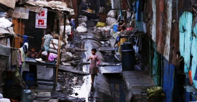 এশিয়ার বৃহত্তম বস্তি মুম্বইয়ের ধারাভিতে হানা দিল Covid-19 