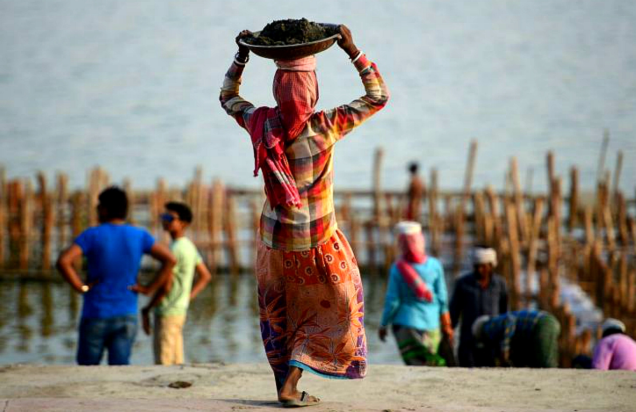 অসংগঠিত শ্রমিক: অন্ধকারের রোজনামচা (পর্ব - ৩)
